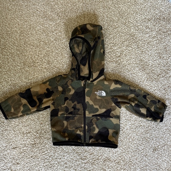 Baby North Face Camouflage Hooded Jacket - Picture 1 of 3
